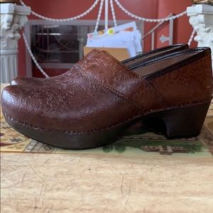 Dansko size 39 brand new with no tags